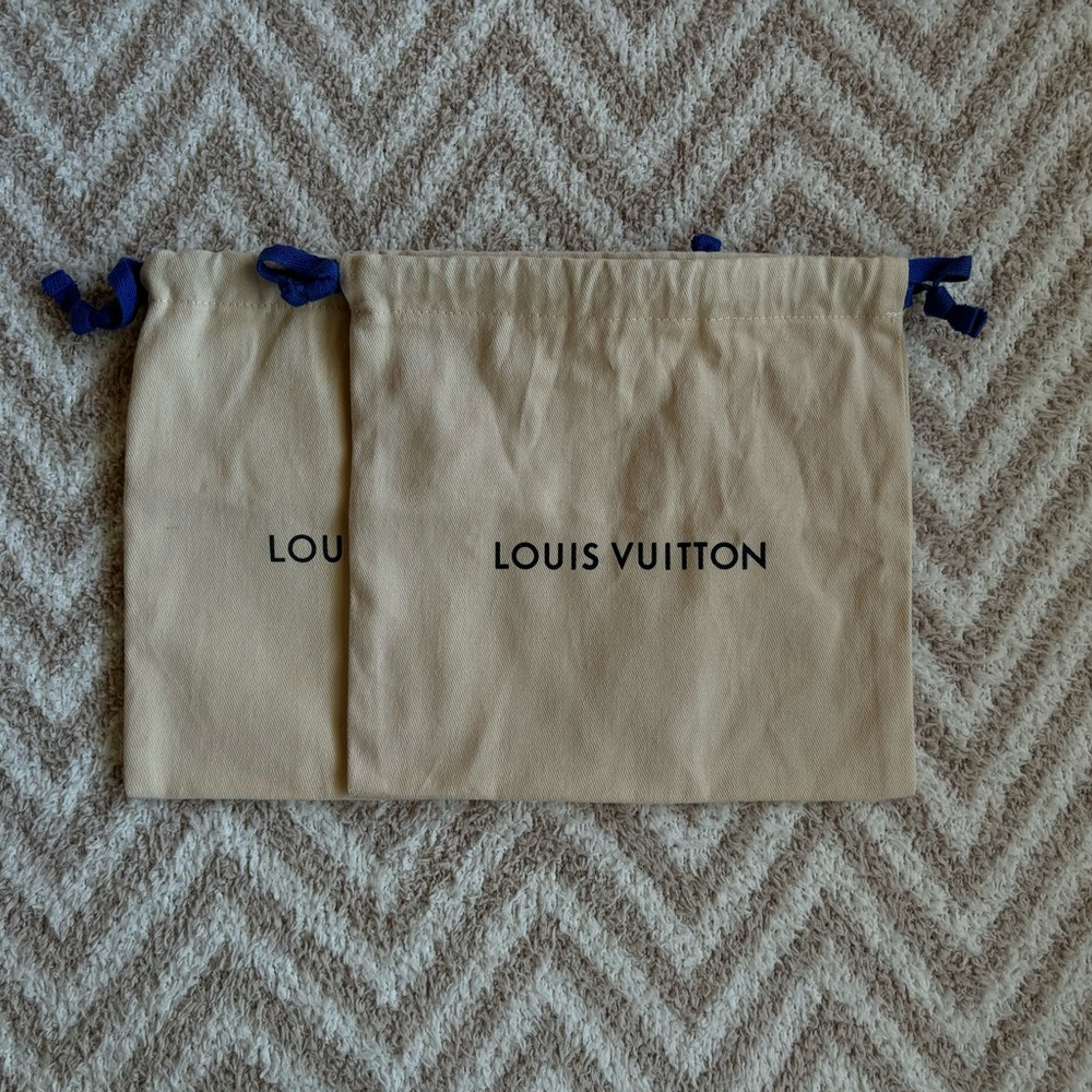 Bundle dust bags